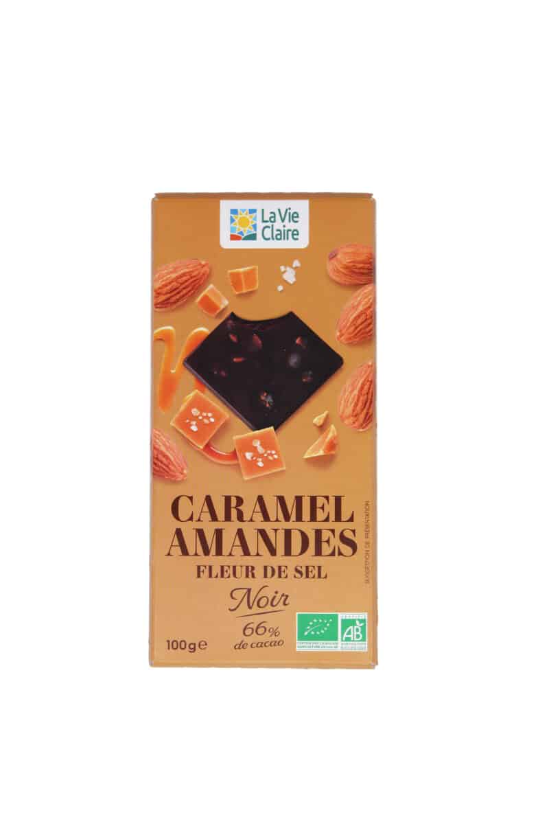 Tablette de chocolat noir aux éclats d'amandes, de caramel et de sel