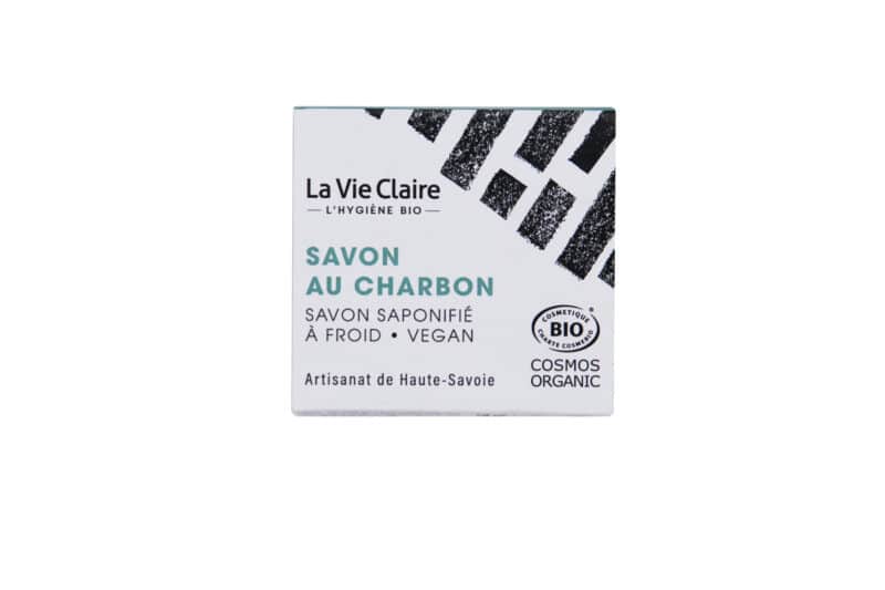 Savon saponifié à froid au charbon
