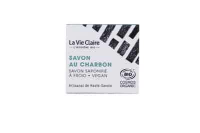 Savon saponifié à froid au charbon